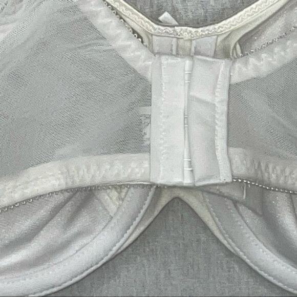 Bali Minimizer Satin Tracings Comfort Strap bra - Picture 8 of 12